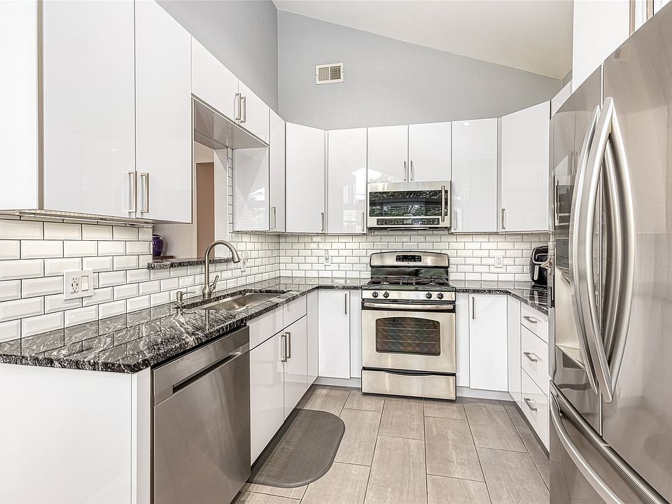 8 Monmouth Place, Melville, NY 11747 Zillow