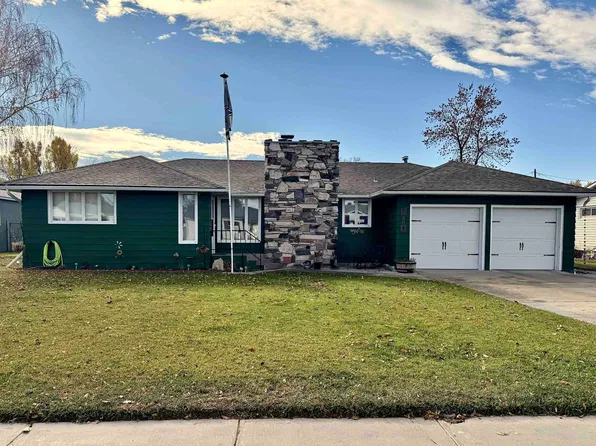 810 Howell Ave, Worland, WY 82401