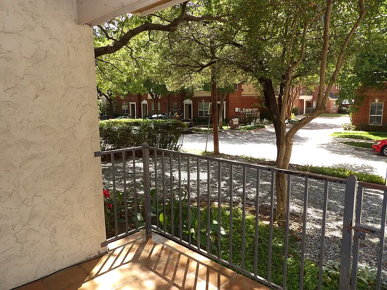 4432 Buena Vista St #102 — Photo 10