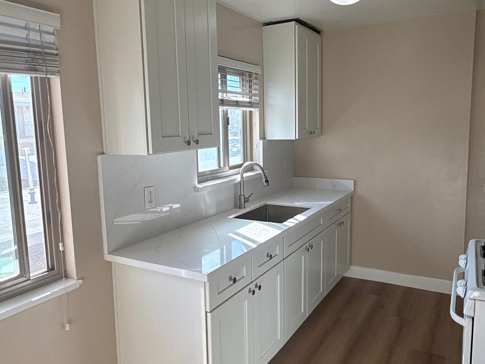 1st image of 2132 Randolph Dr APT 4