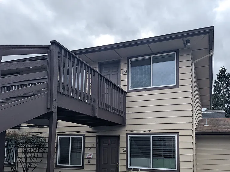 162 Sunset Ave N — Photo 3