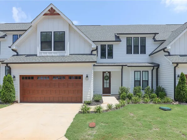 317 Breakwater Ln, Seneca, SC 29678