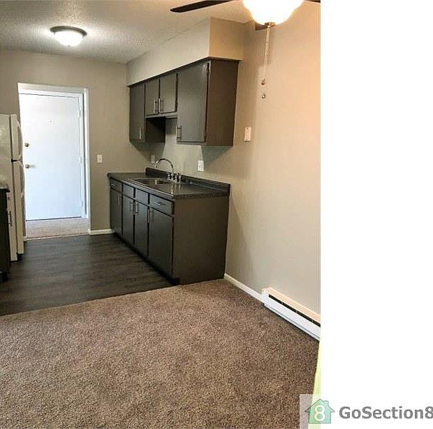 2nd image of 3943 Airport Hwy APT 48