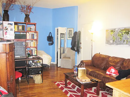 Rented by City Connections Realty | media 2