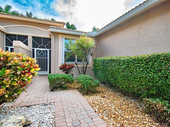 2nd image of 9823 Crescent View Drive S
