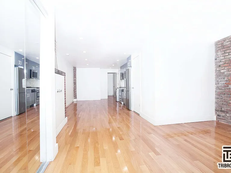 144 W 12th St #1A — Photo 6