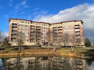 40 Prairie Park Dr APT 707, Wheeling, IL 60090