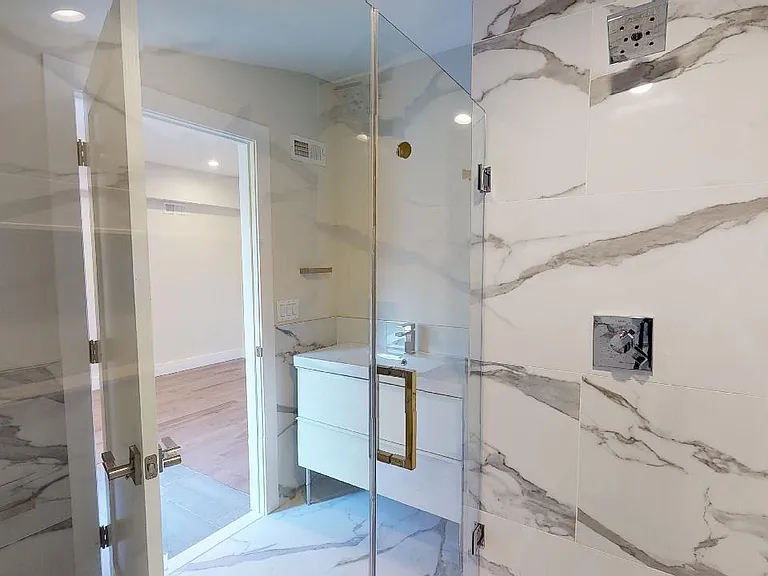 662 N 15th St #3 — Photo 11