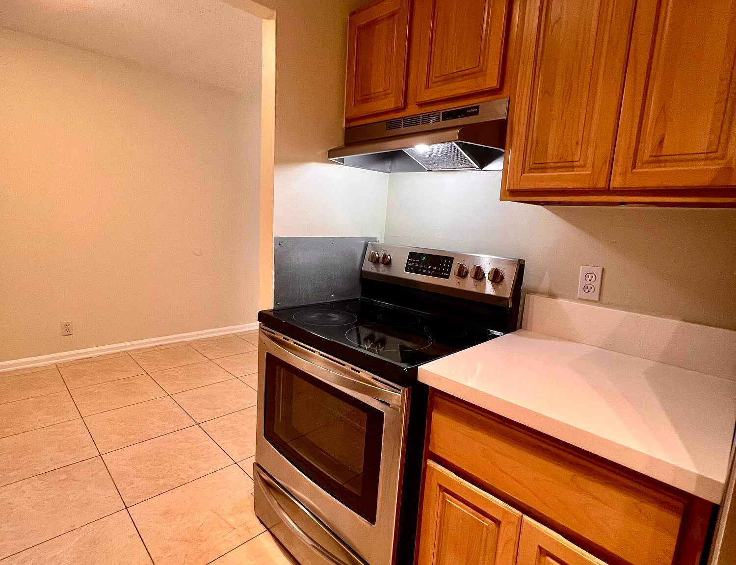 2 bed, 2.0 bath, 924 sqft, $1,850 — Photo 3