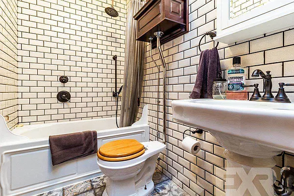 Rented by EXR | media 5