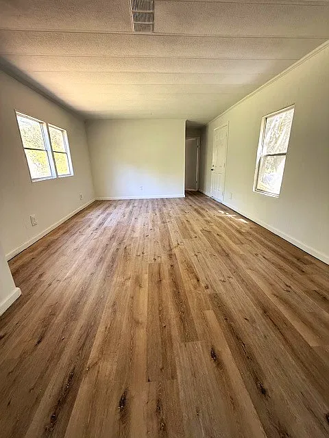 2 bed, 1050 sqft, $1,250 — Photo 2