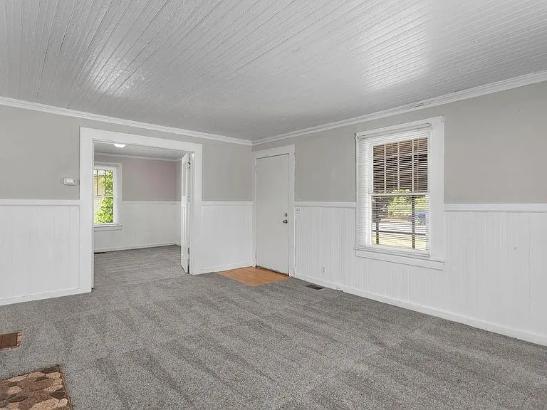 1742 Ware Ave — Photo 3