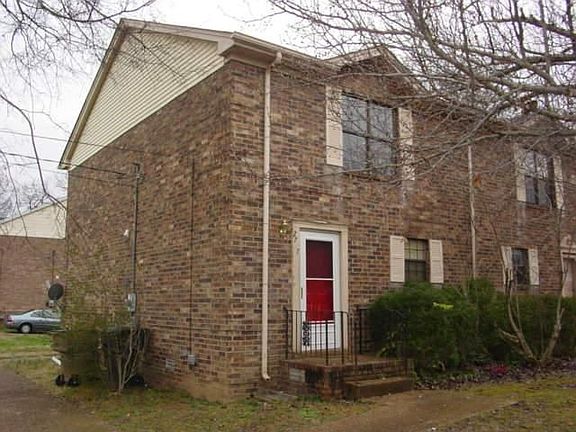 2nd image of 2717 Edge O Lake Dr