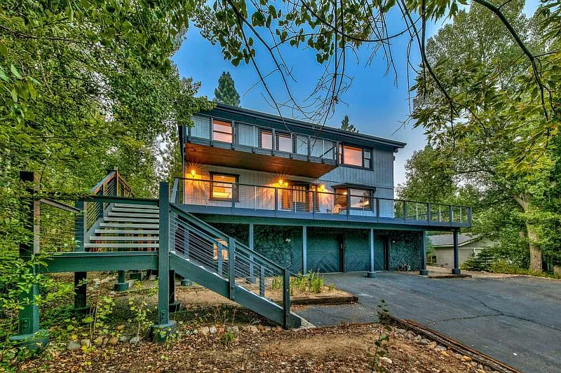 595 N Dyer Cir photo 1