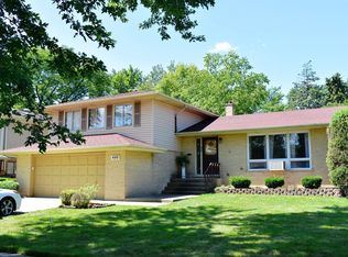 400 Dara James St, Des Plaines, IL 60016