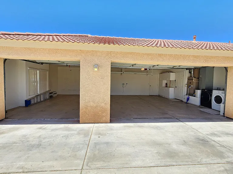 57062 Millstone Dr — Photo 10