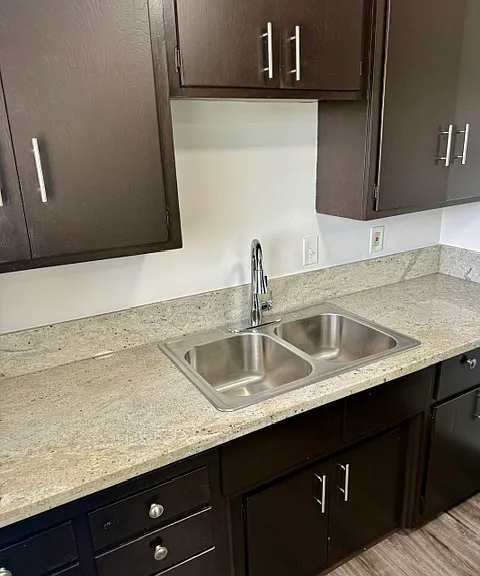 606 N Avenue 66 #20 — Photo 3