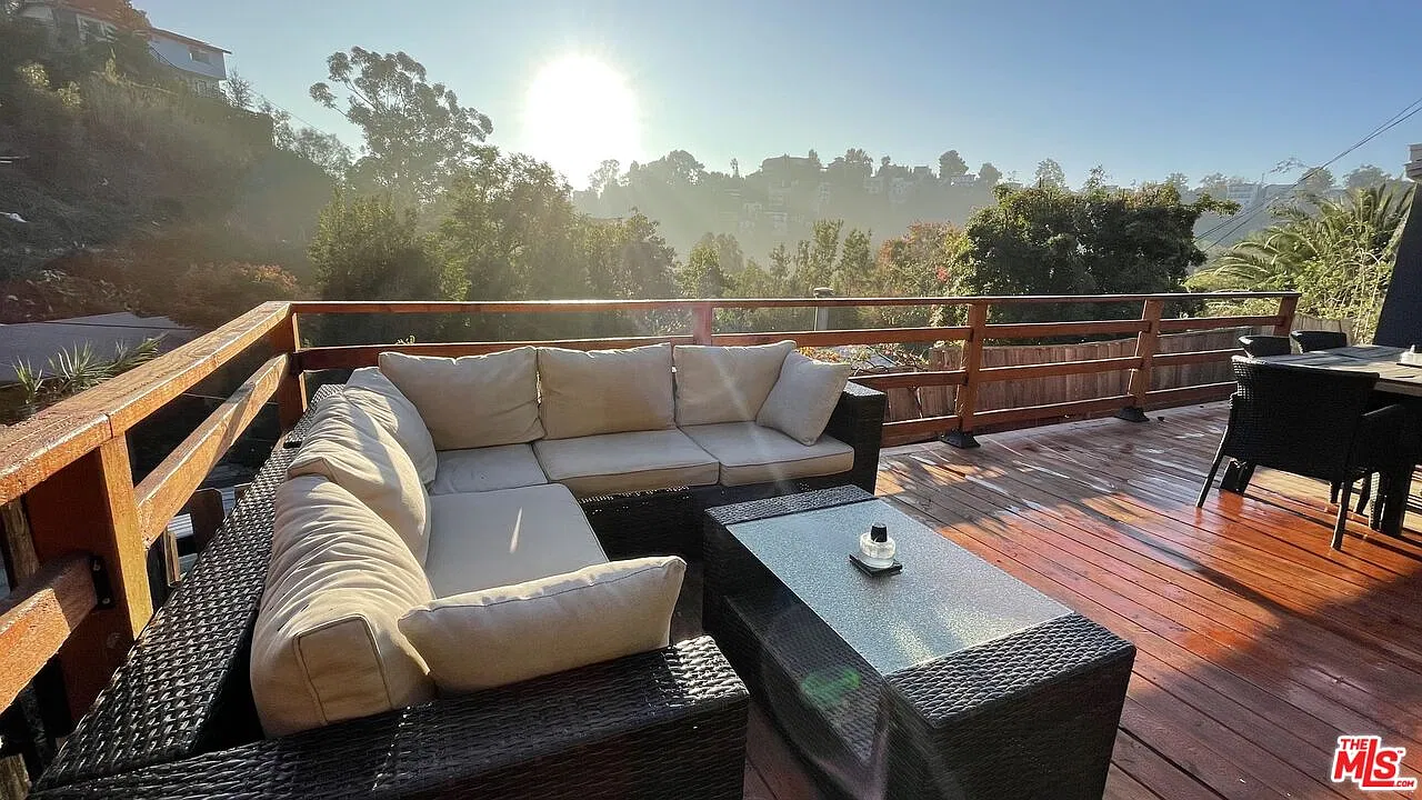1 bed, 1.0 bath, 805 sqft, $4,800 — Photo 2