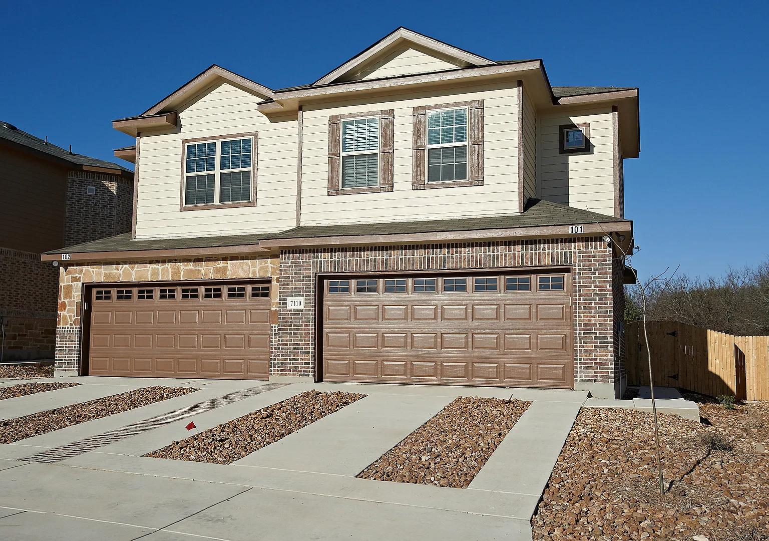 Luxury 3 Bedroom Townhome Located Near South Texas Medical Center, San Antonio, Texas! — Photo 1