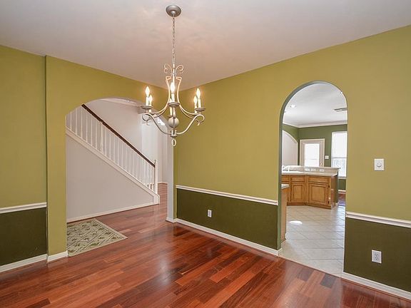 5th image of 22127 Atwater Canyon Ln