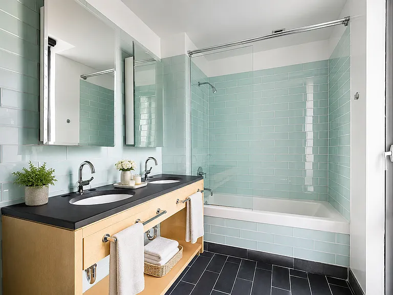 310 W 52nd St #17A — Photo 7