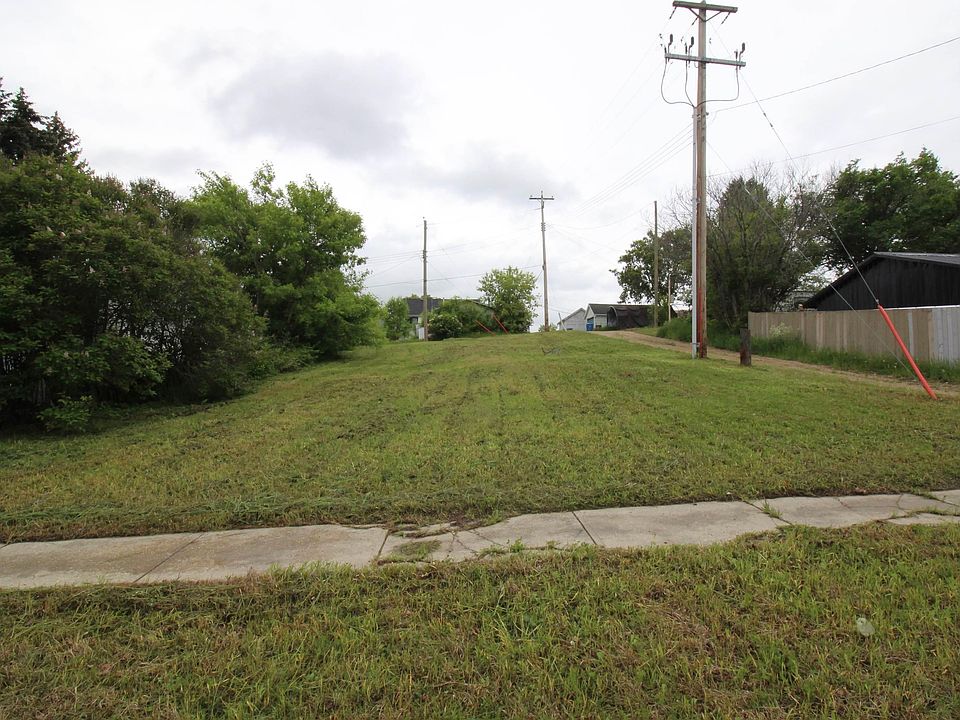1st image of 4927 52nd Ave