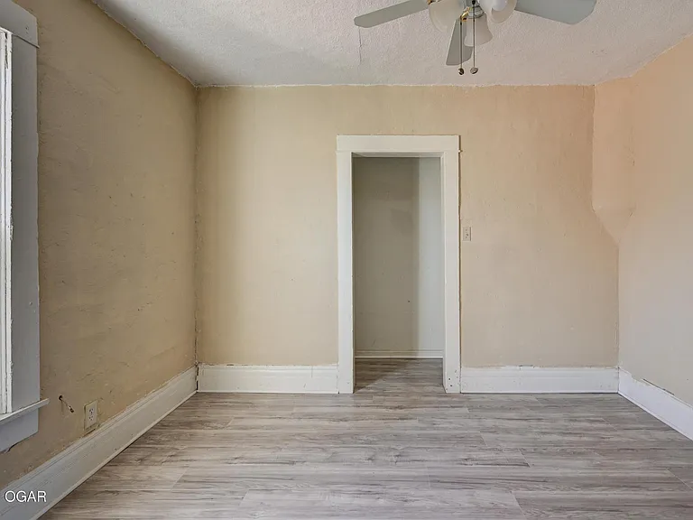 1417 W A St — Photo 15