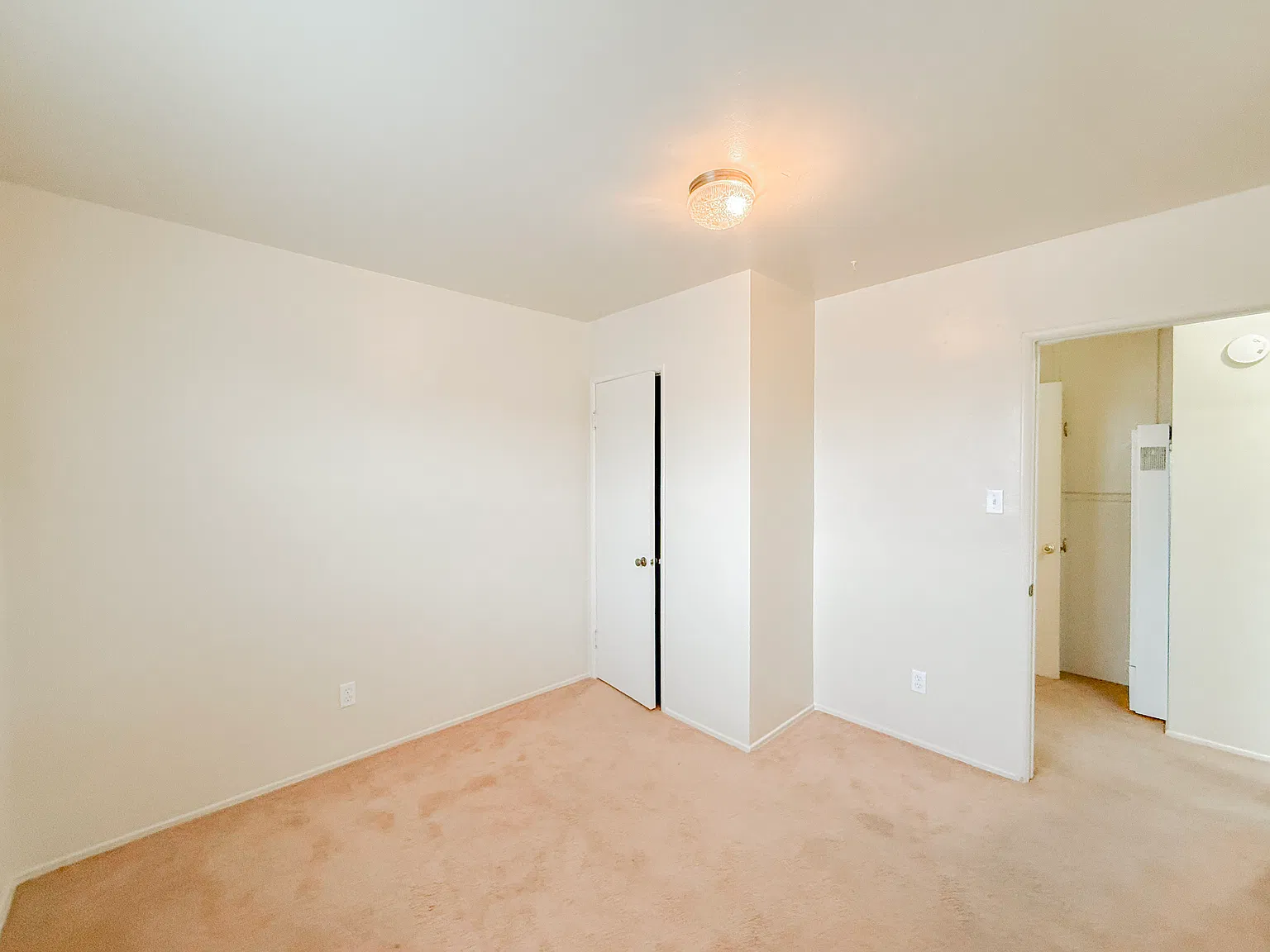 2 bed, 700 sqft, $1,790 — Photo 4