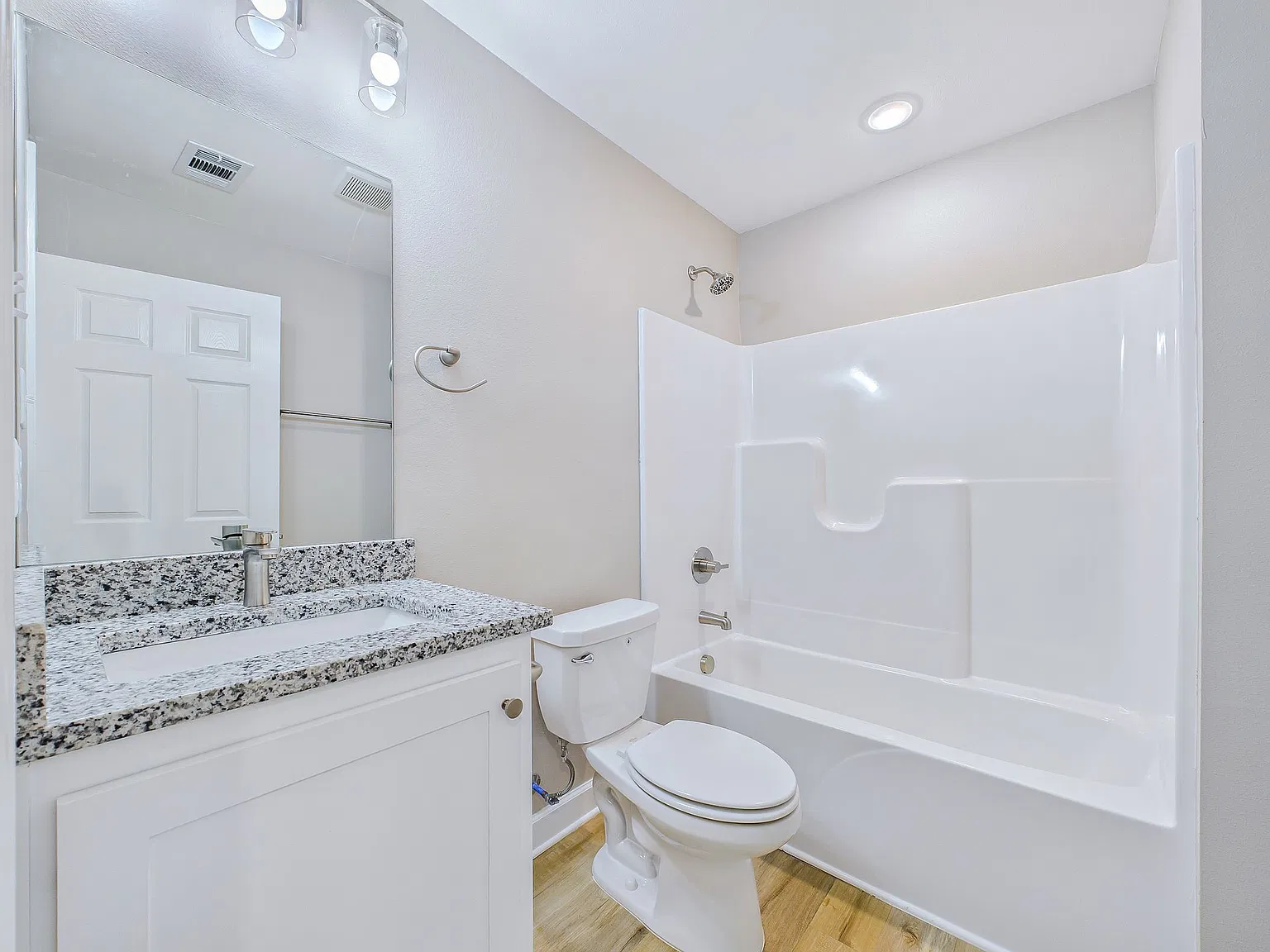 3216 West 17th Street — Photo 2