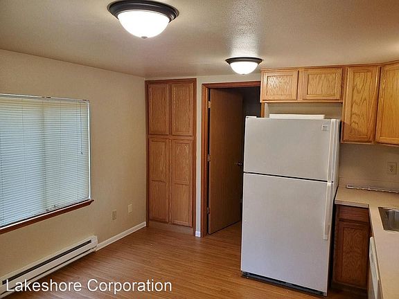 4th image of 3224 Hoyt Ave
