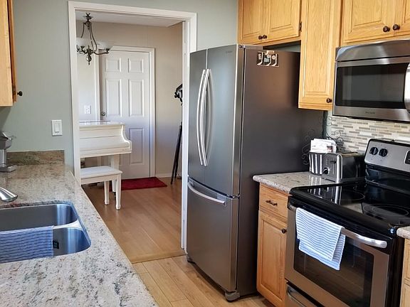 5th image of 205 Escobar Ave