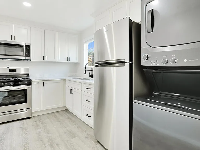 88 W 7th St #2 — Photo 19
