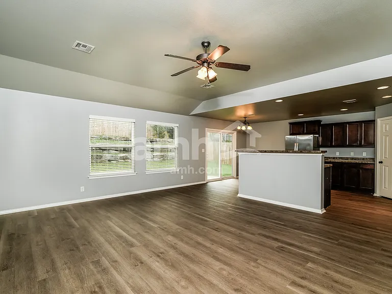 2613 W Huntsville St — Photo 8