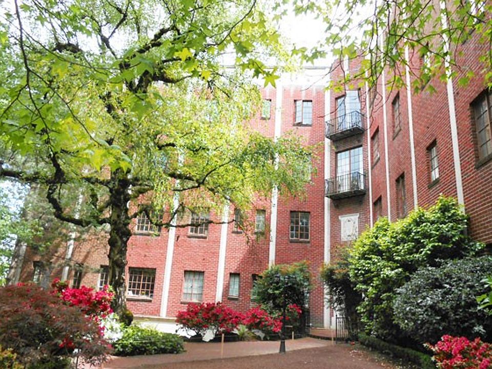 1st image of 2284 NW Everett St #303