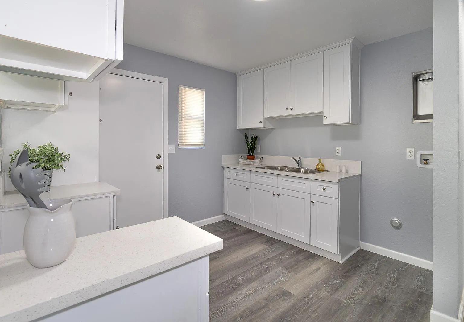 5211 Live Oak St — Photo 4