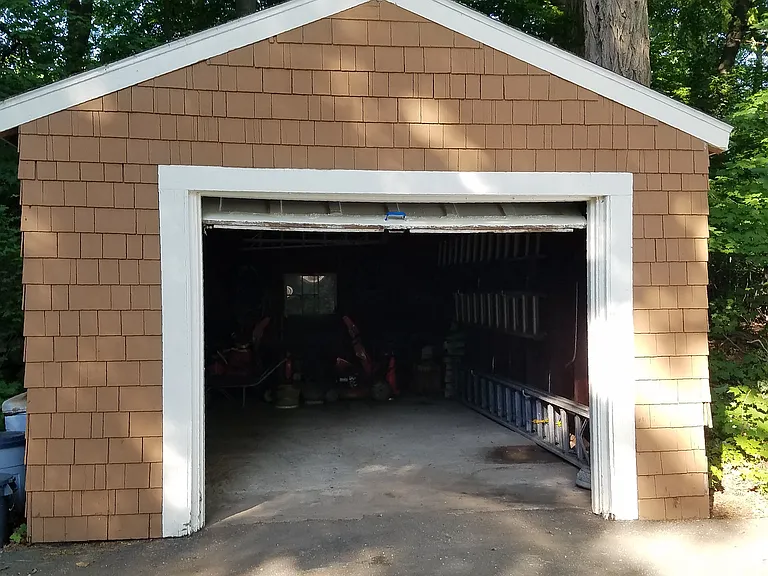 One car detached garage