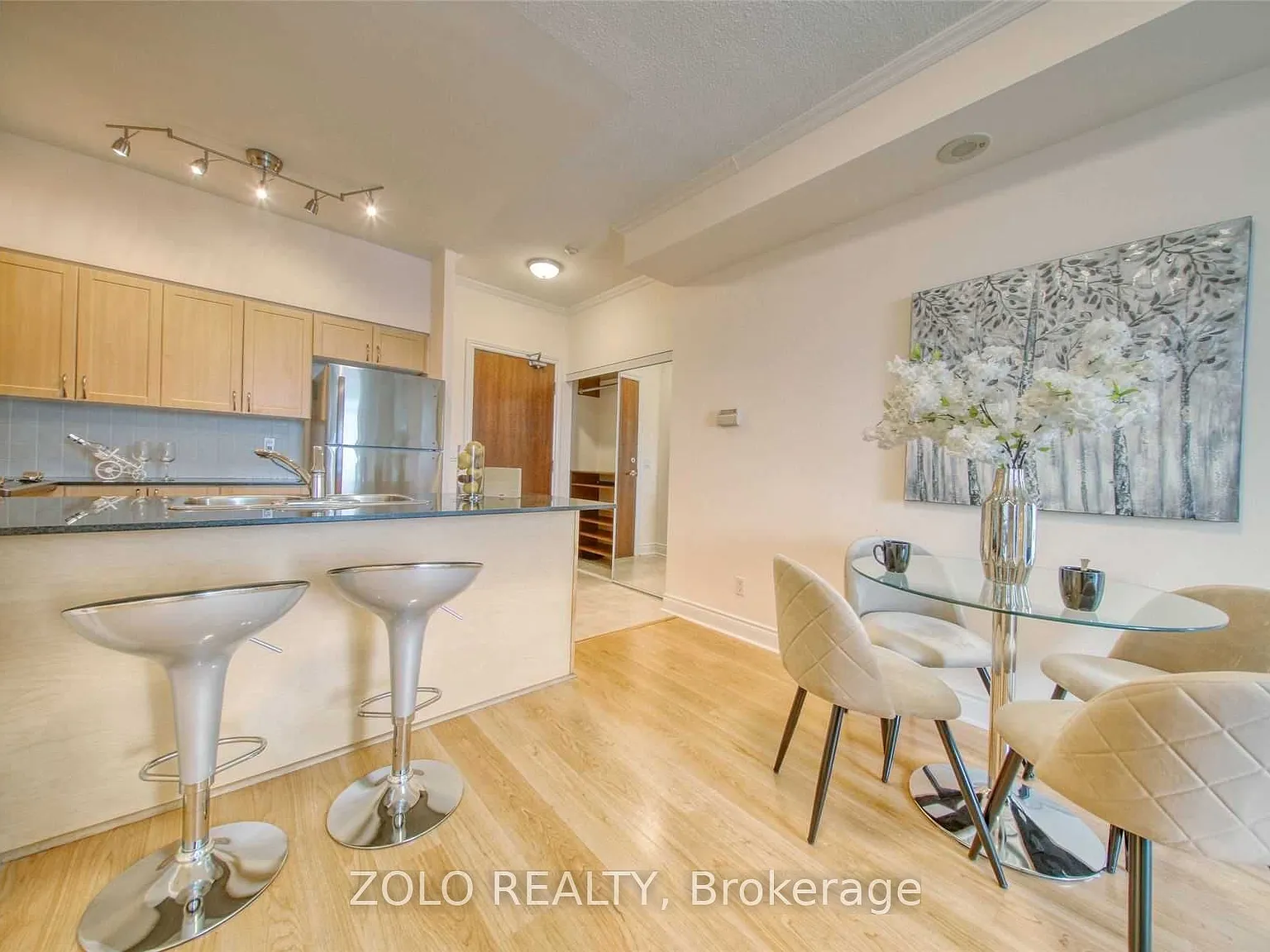 1 bed, $2,300 — Photo 4