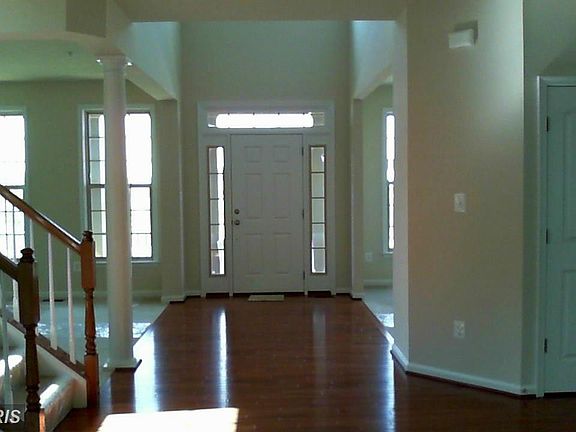 Open Floorplan - with HW Floors in entry foyer