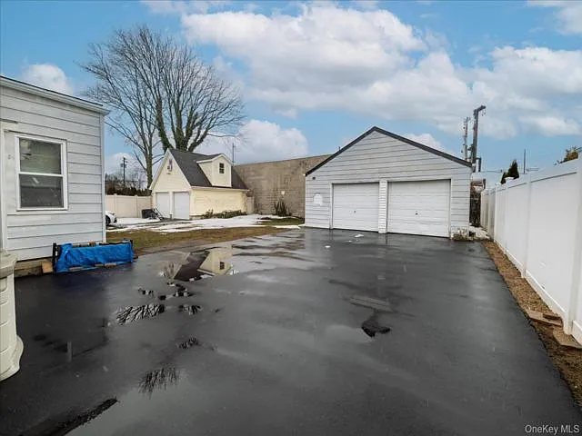 Building Photo - 21 Twinlawns Ave