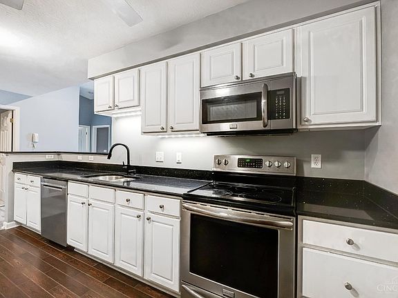 4th image of 3542 Chestnut Park Ln