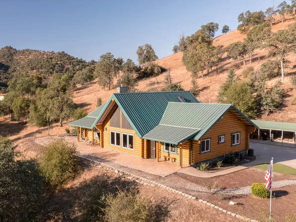 1905 Silver Ln, Squaw Valley, CA 93675