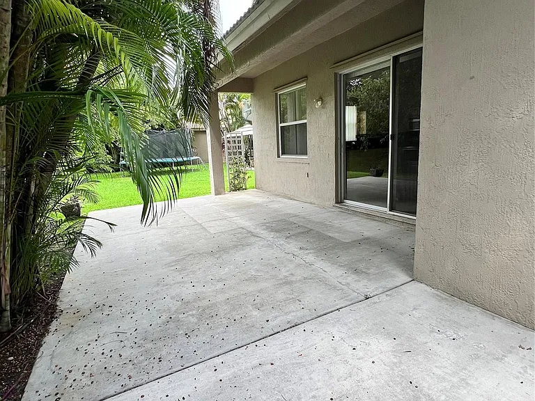 7953 NW 70th Ave — Photo 11