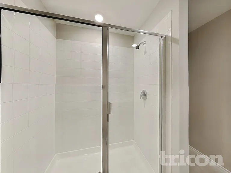 3323 Hawkins Dr — Photo 7