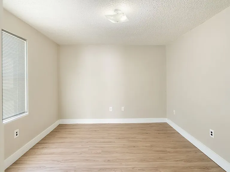 1015 W 22nd St - Cedar Falls — Photo 10