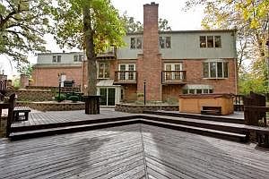 3rd image of 3512 Woodland Ln