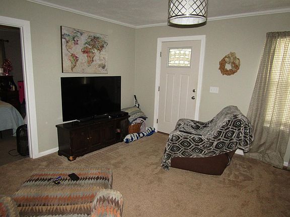3rd image of 127 Myrtle Ave