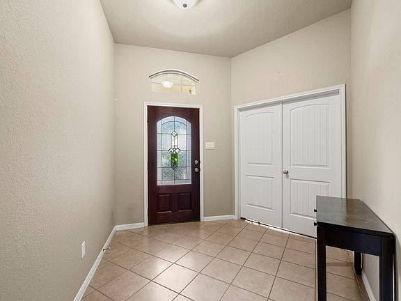5th image of 1046 Cedar Lake Ct