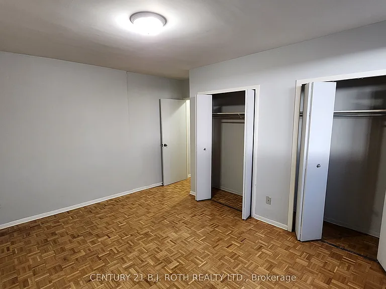 37 Peel St #808 — Photo 10