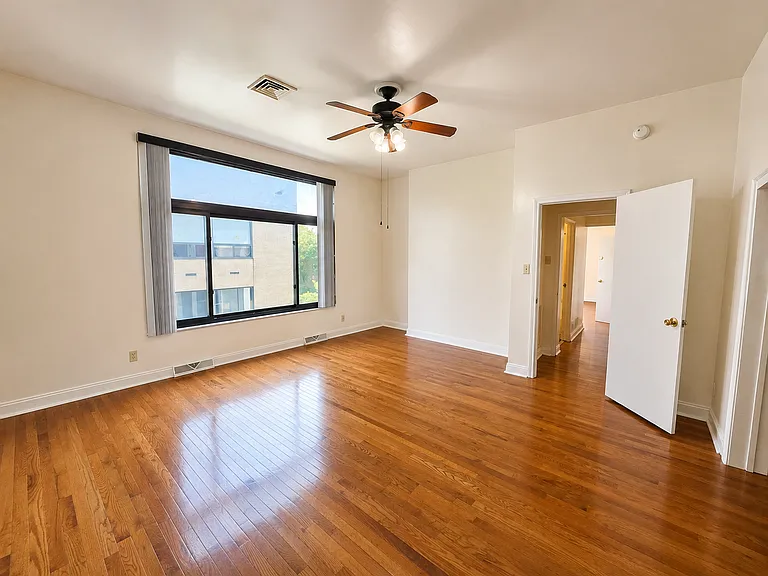 735 N Highland Ave #3 — Photo 37