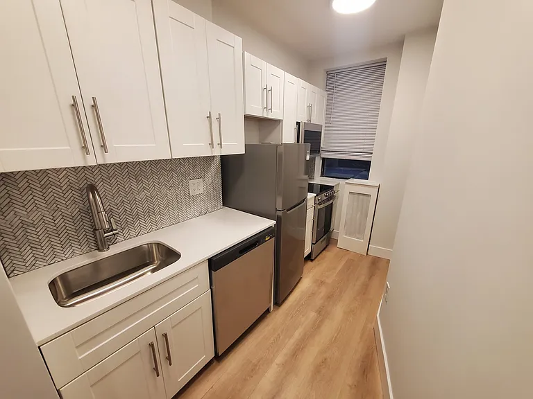 24 Phillips St #3 — Photo 4